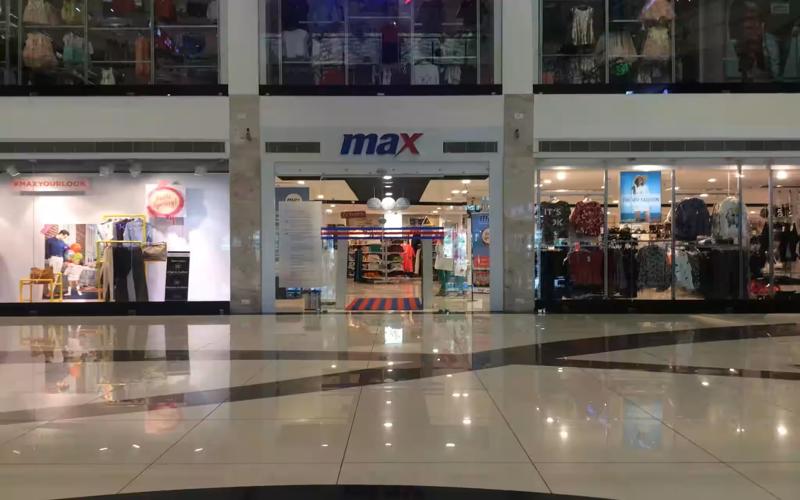 MAX  MALL JAMANGAR